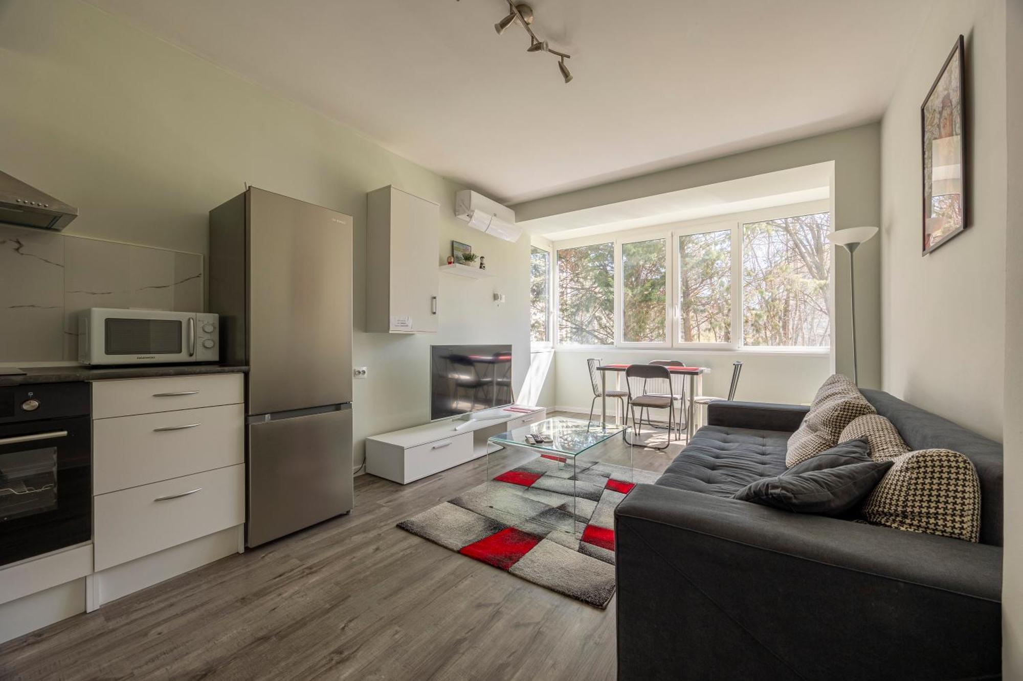 Modern Place 2bdr 1livingroom Апартамент София